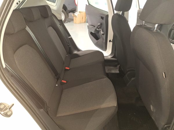 seat ibiza blanco interior trasero